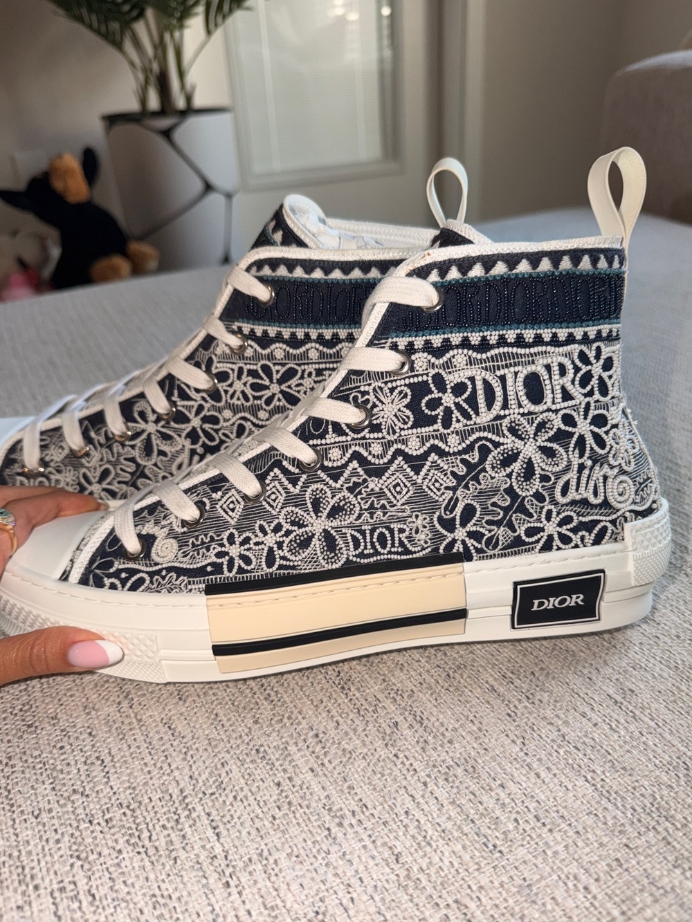 Dior Mens B23 Sneakers size 9 ( size 42) mens AUTHENTIC